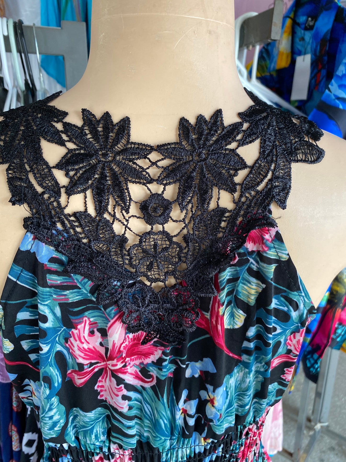 FLORAL LACED SHORT SINDRESS